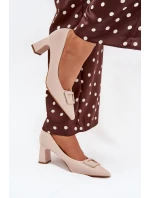 Dámské lodičky na širokém podpatku s ozdobnou sponou Seriva – béžové