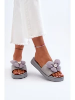 Dámské šedé sandály s ozdobou na nízké platformě Cedrella Dámské šedé sandály s ozdobou na nízké platformě Cedrella