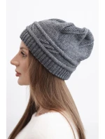 Dámská zimní čepice z vlny a s pleteným vzorem K428 grafitová Dámská zimní čepice z vlny a s pleteným vzorem K428 grafitová