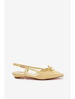 Dámské sandály z umělé kůže na nízkém podpatku model 22107051 - Boto