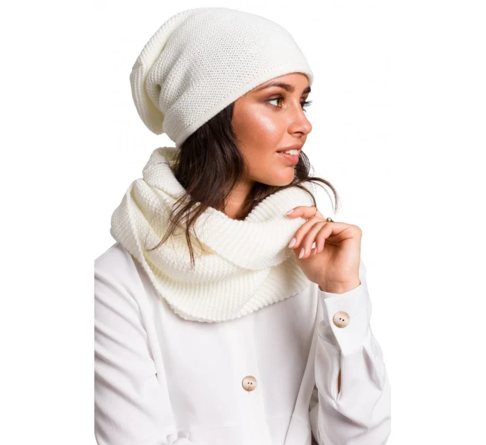 model 18002278 Čepice s kapucí ecru - BeWear