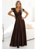 model 21489886 CRYSTAL saténové dlouhé šaty s výstřihem čokoládové - numoco