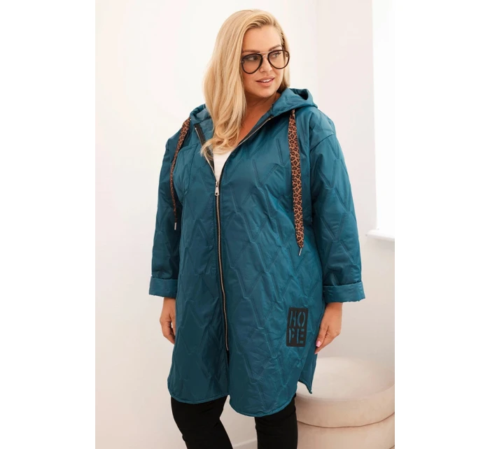 Dámská bunda Plus Size prošívaná s kapucí a nápisem model 21297112 mořská - K-Fashion