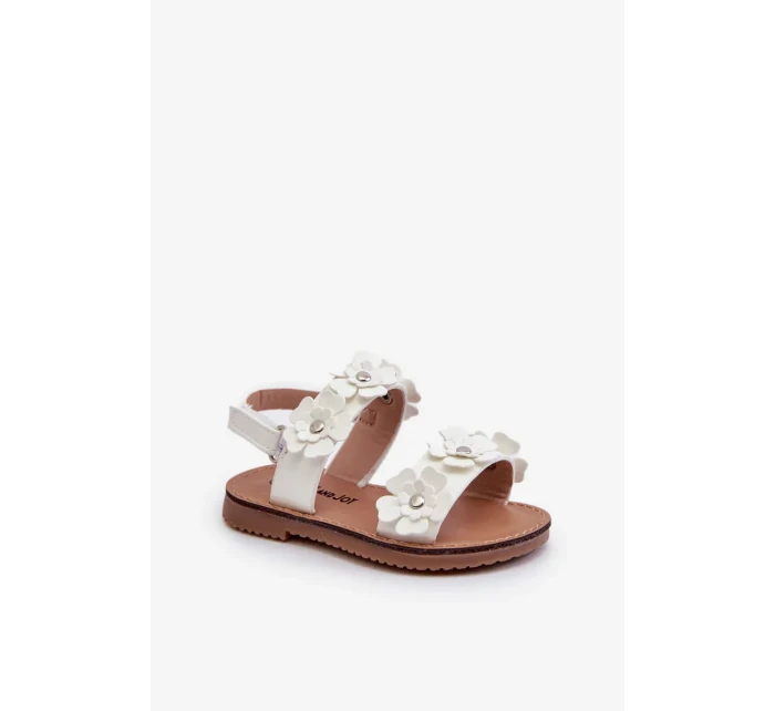Lakované dětské sandály zdobené květinami, bílá Tinette Lakované dětské sandály zdobené květinami, bílá Tinette