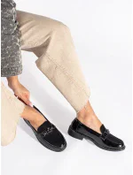 Krásné dámské černé mokasíny na plochém podpatku Krásné dámské černé mokasíny na plochém podpatku