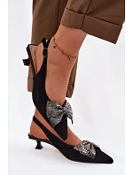 Kožené semišové sandály s mašlí na podpatku model 22100311 černé - D&A