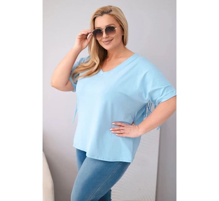 Dámská bavlněná halenka s výstřihem do V a s třásněmi na zádech modrá