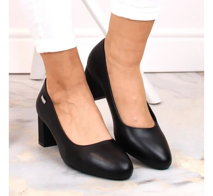 Černé lodičky Sergio Leone W SK314A s ozdobným sloupkem Černé lodičky Sergio Leone W SK314A s ozdobným sloupkem