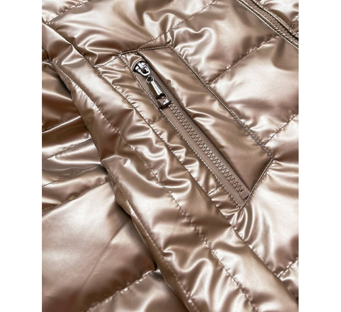 Lesklá dámská prošívaná bunda v barvě cappuccino model 16149523 - 6&8 Fashion