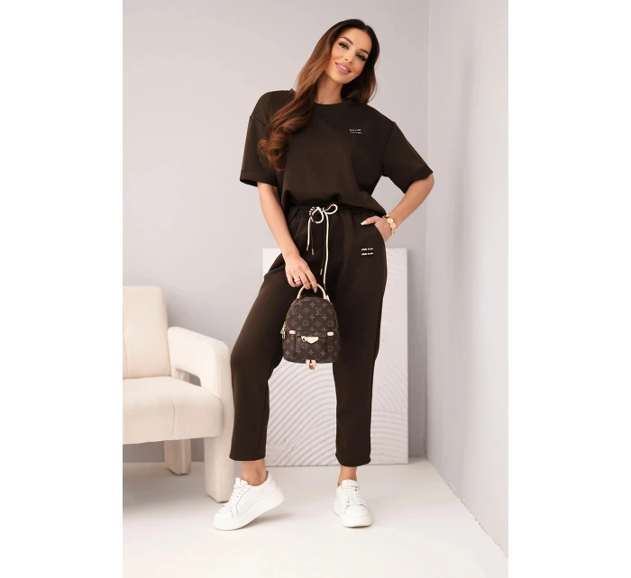 Dámský komplet viskózový s krátkým rukávem a kalhotami s ohrnutými nohavicemi hnědý