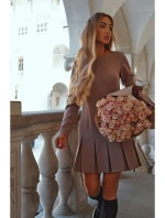 Šaty s záhyby mocca model 21295942 - Moe Šaty s záhyby mocca model 21295942 - Moe