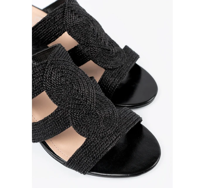 Zajímavé dámské sandály černé na širokém podpatku Zajímavé dámské sandály černé na širokém podpatku