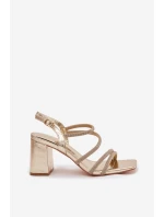 Dámské sandály na podpatku s pásky a kamínky Zlaté model 22027983 - Boto Dámské sandály na podpatku s pásky a kamínky Zlaté model 22027983 - Boto