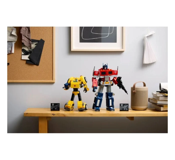 LEGO 10338 ICONS Čmelák