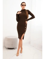 Dámské pruhované šaty s rolákem a ozdobnými knoflíky hnědá