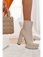 Hladké Kožené Na podpatku Béžove model 21597089 - Boto Hladké Kožené Na podpatku Béžove model 21597089 - Boto