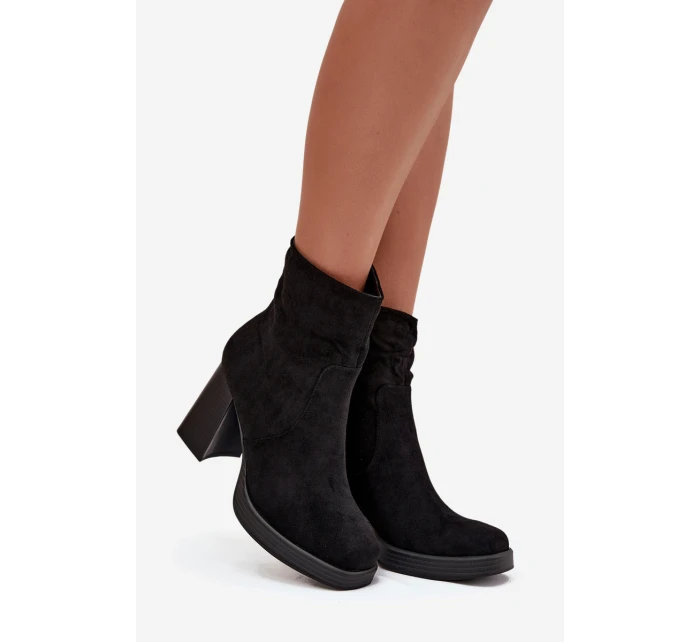 Dámské kotníkové boty na černé model 21744730 - Boto Dámské kotníkové boty na černé model 21744730 - Boto
