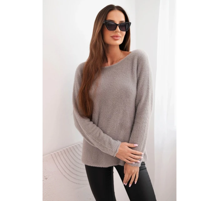 Svetr dámský z měkké pleteniny s kulatým výstřihem hnědý Svetr dámský z měkké pleteniny s kulatým výstřihem hnědý