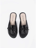 Luxusní dámské černé  nazouváky na plochém podpatku