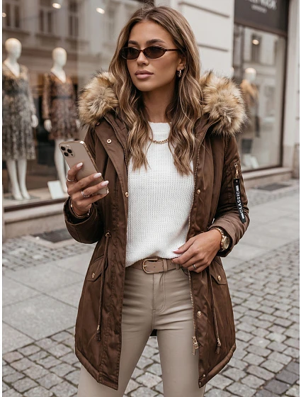 Dámská zimní bunda parka hnědá Dstreet model 21971014 - FashionStreet Dámská zimní bunda parka hnědá Dstreet model 21971014 - FashionStreet