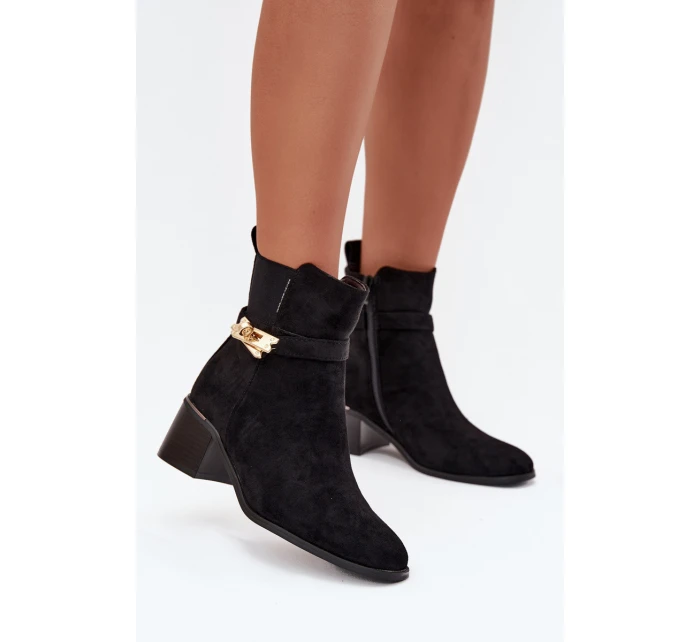 Zateplené dámské boty se zlatou ozdobou na podpatku černé model 21707037 - Boto