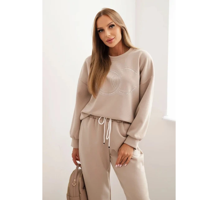 Dámský komplet z viskózy s ozdobným motivem a kalhotami béžový Dámský komplet z viskózy s ozdobným motivem a kalhotami béžový