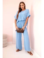 Dámský komplet z viskózy s ozdobným květem a širokými kalhotami - modrý