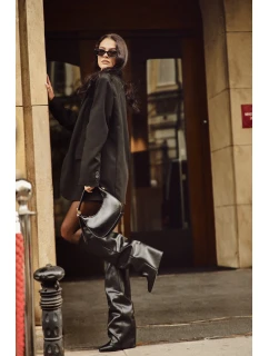 Zateplené dámské kozačky s otočeným horním lemem na podpatku Černé Elivira