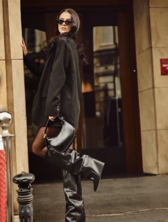 Zateplené dámské kozačky s  lemem na podpatku Černé model 21707790 - Boto