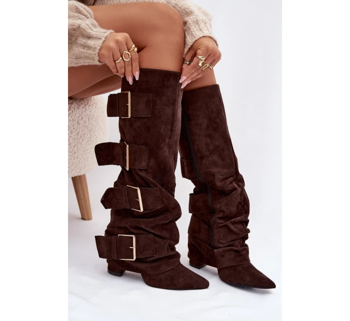 Dámské kozačky na sloupku a zlatými přezkami – čokoládové Isavelle Dámské kozačky na sloupku a zlatými přezkami – čokoládové Isavelle