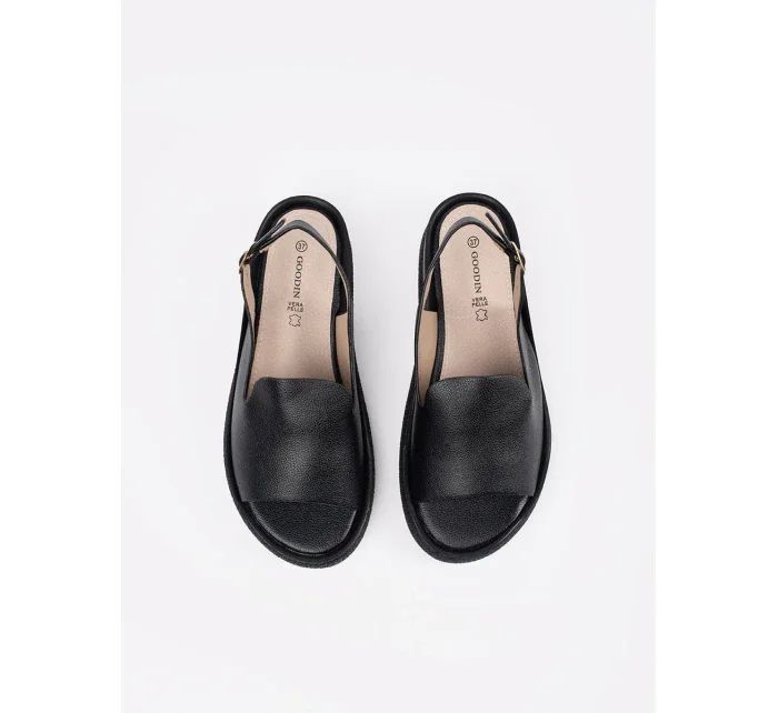 Designové  sandály černé dámské bez podpatku