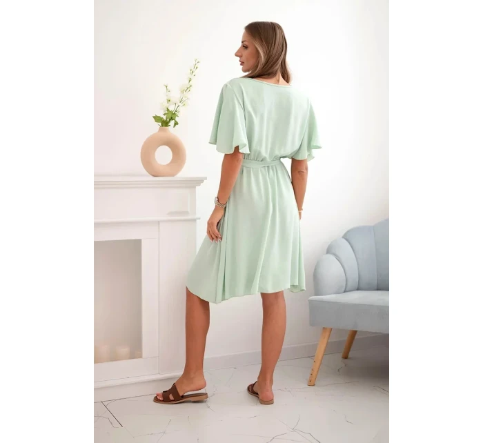 Šaty s model 21915263 výstřihem tmavá máta - K-Fashion Šaty s model 21915263 výstřihem tmavá máta - K-Fashion