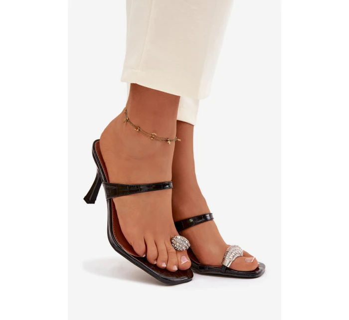 Dámské lodičky na jehlové podpatku s ozdobným detailem Černé Lorissa