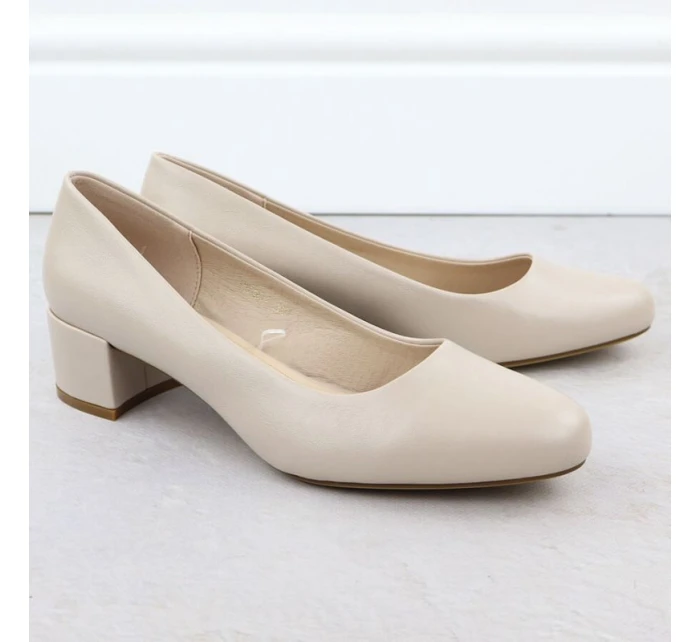 Béžové lodičky na klínku Sergio model 22013058 - LEONE Béžové lodičky na klínku Sergio model 22013058 - LEONE