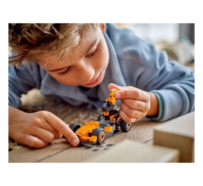 LEGO CITY 60442 Řidič F1 a vůz McLaren LEGO CITY 60442 Řidič F1 a vůz McLaren