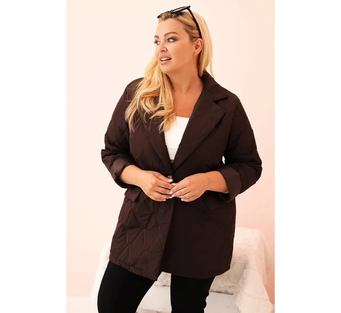 Dámská bunda Plus Size prošívaná s límcem a knoflíkem hnědá