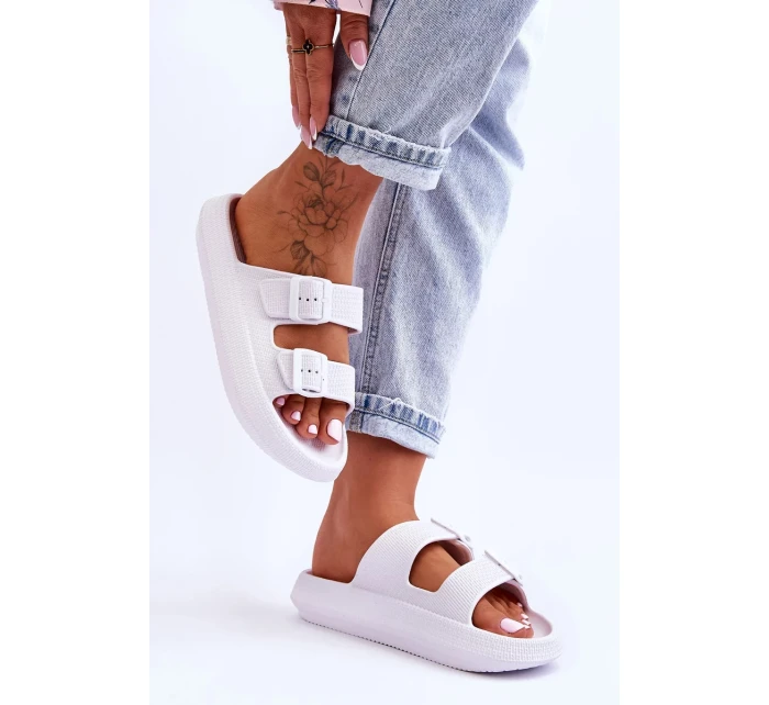 Dámské pěnové sandály s pruhy Bíle Sharmen