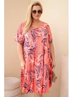 Dámské viskózové šaty Plus Size s krátkým rukávem a model 22043106 střihem malinová - K-Fashion
