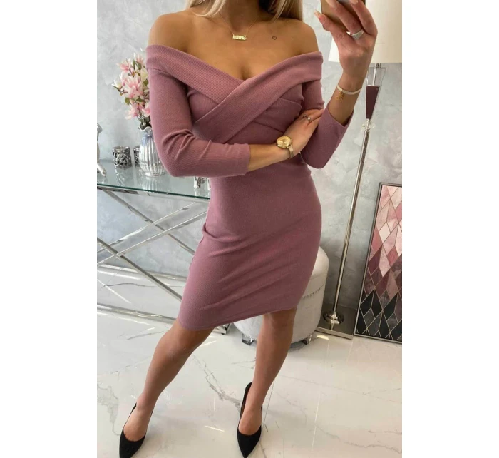 Přiléhavé šaty s výstřihem do V tmavě růžové Přiléhavé šaty s výstřihem do V tmavě růžové