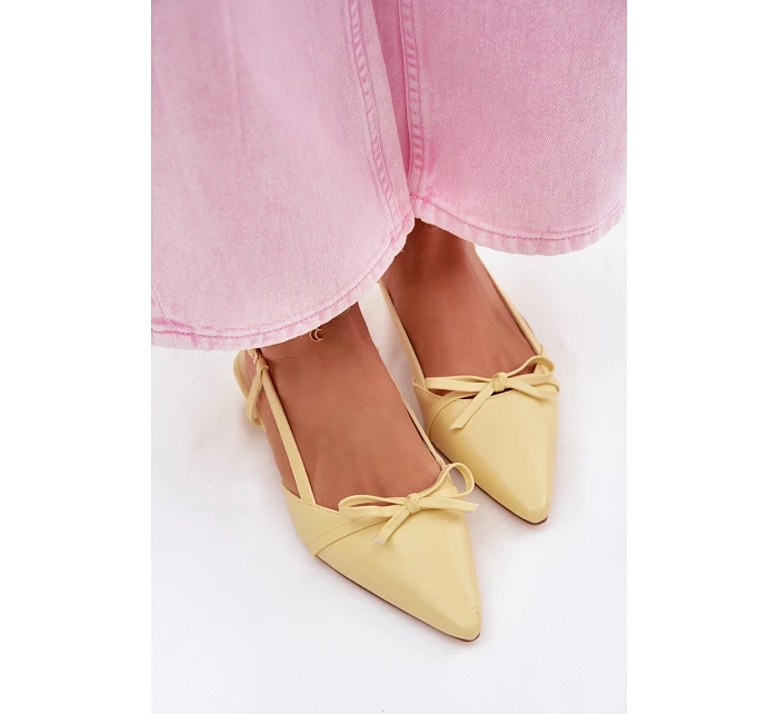 Dámské sandály z umělé kůže na nízkém podpatku model 22107051 - Boto