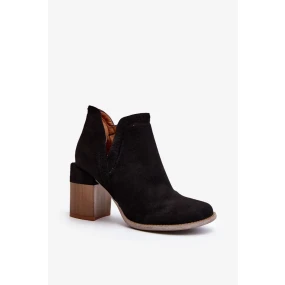 Černé kotníkové boty Jolnima na masivním vysokém podpatku s výřezem Černé kotníkové boty Jolnima na masivním vysokém podpatku s výřezem