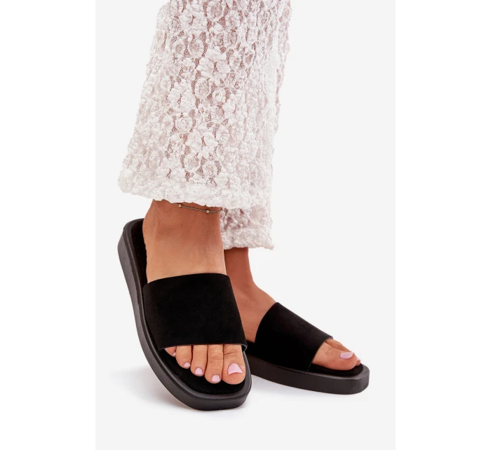 Dámské Pantofle Na Platformě Z Eko Semiše Černé model 21703770 - Boto Dámské Pantofle Na Platformě Z Eko Semiše Černé model 21703770 - Boto