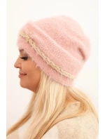 Dámská zimní čepice model 21441682 s perlami a ozdobným vzorem tmavě pudrově růžová - K-Fashion