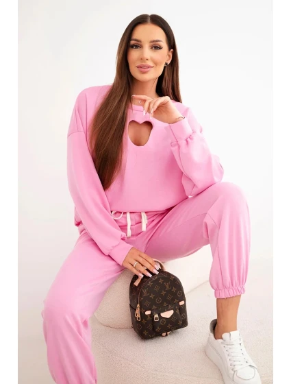 Dámská souprava srdíčkovým výřezem v jasně růžové barvě