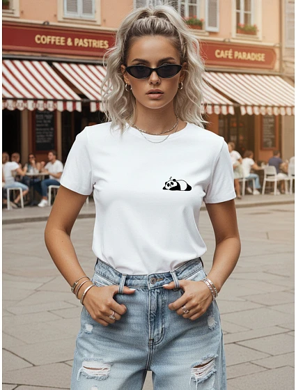 Tshirt damski bawełniany z nadrukiem biały model 22267727 - FashionStreet Tshirt damski bawełniany z nadrukiem biały model 22267727 - FashionStreet