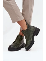 Nízké zateplené dámské boty na klínku s ozdobným páskem tmavě zelené model 21712781 - Boto
