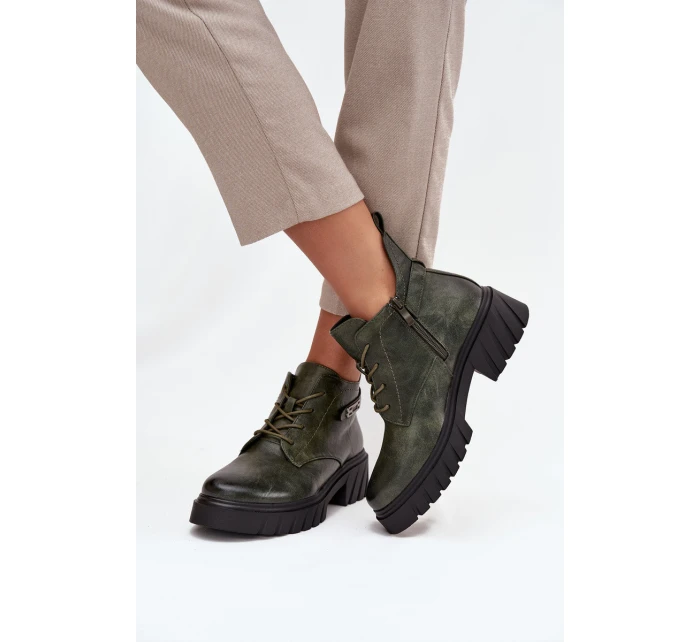 Nízké zateplené dámské boty na klínku s ozdobným páskem tmavě zelené model 21712781 - Boto