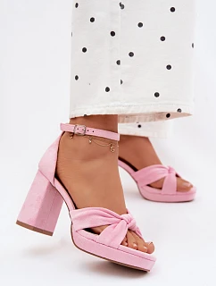 Dámské sandály na podpatku s semiše růžové model 22107163 - Boto
