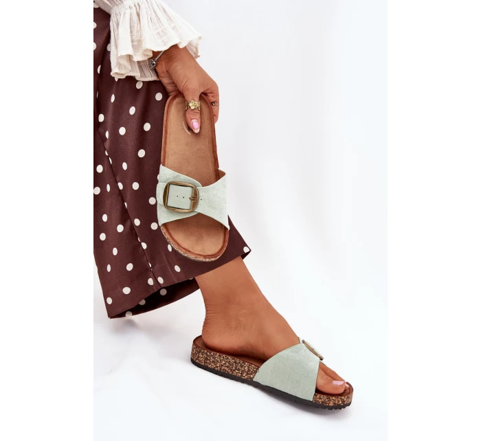 Dámské pantofle s přezkou na korkové platformě mátové model 21704256 - Boto Dámské pantofle s přezkou na korkové platformě mátové model 21704256 - Boto