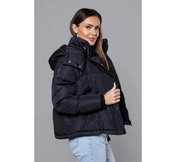 Černá krátká bunda pro přechodné období s kapucí (5M3117-392) Černá krátká bunda pro přechodné období s kapucí (5M3117-392)